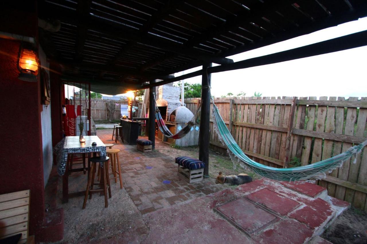 Casa De Huespedes Amigos Del Diablo 호텔 푼타 델 디아블로 외부 사진