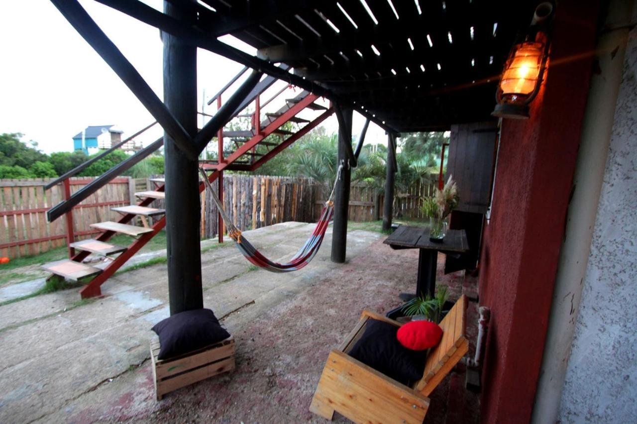 Casa De Huespedes Amigos Del Diablo 호텔 푼타 델 디아블로 외부 사진